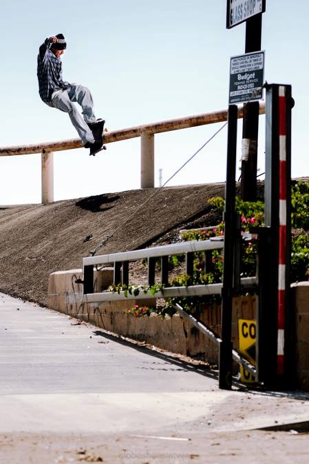 los sadusmojies ii Globe Brand melns/antīks D2ZH18 kurpes