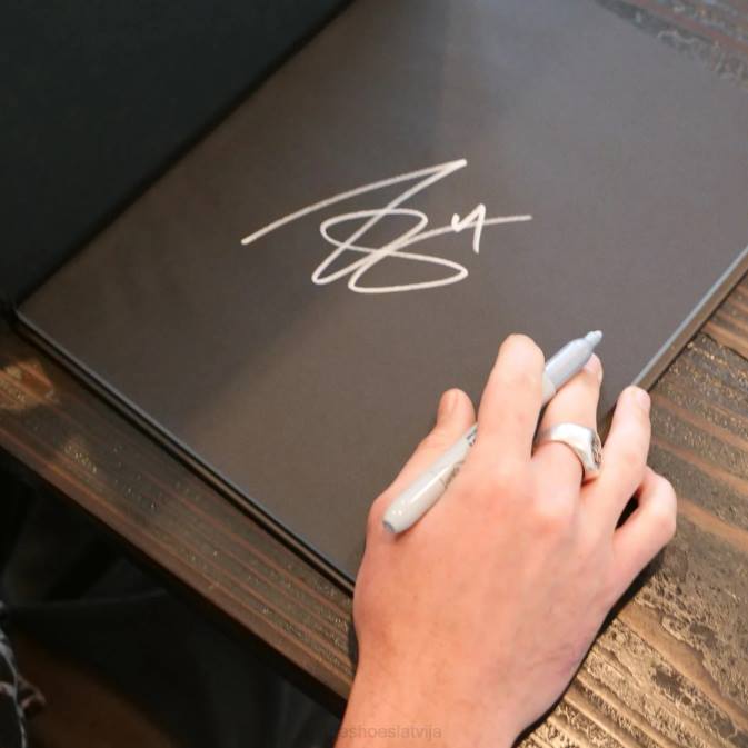 Endrjū Džeimsa Pītersa grāmata 